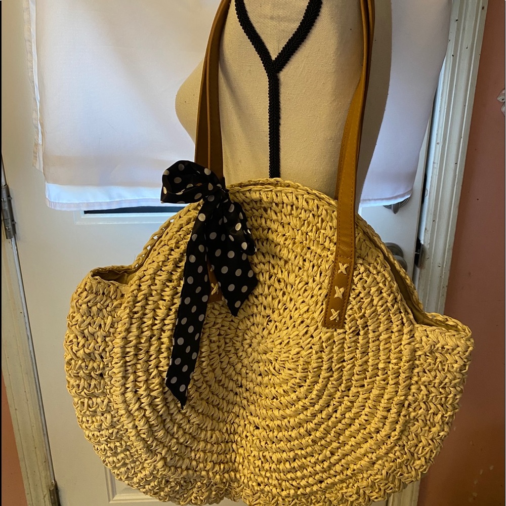 Round About Beige Woven Tote